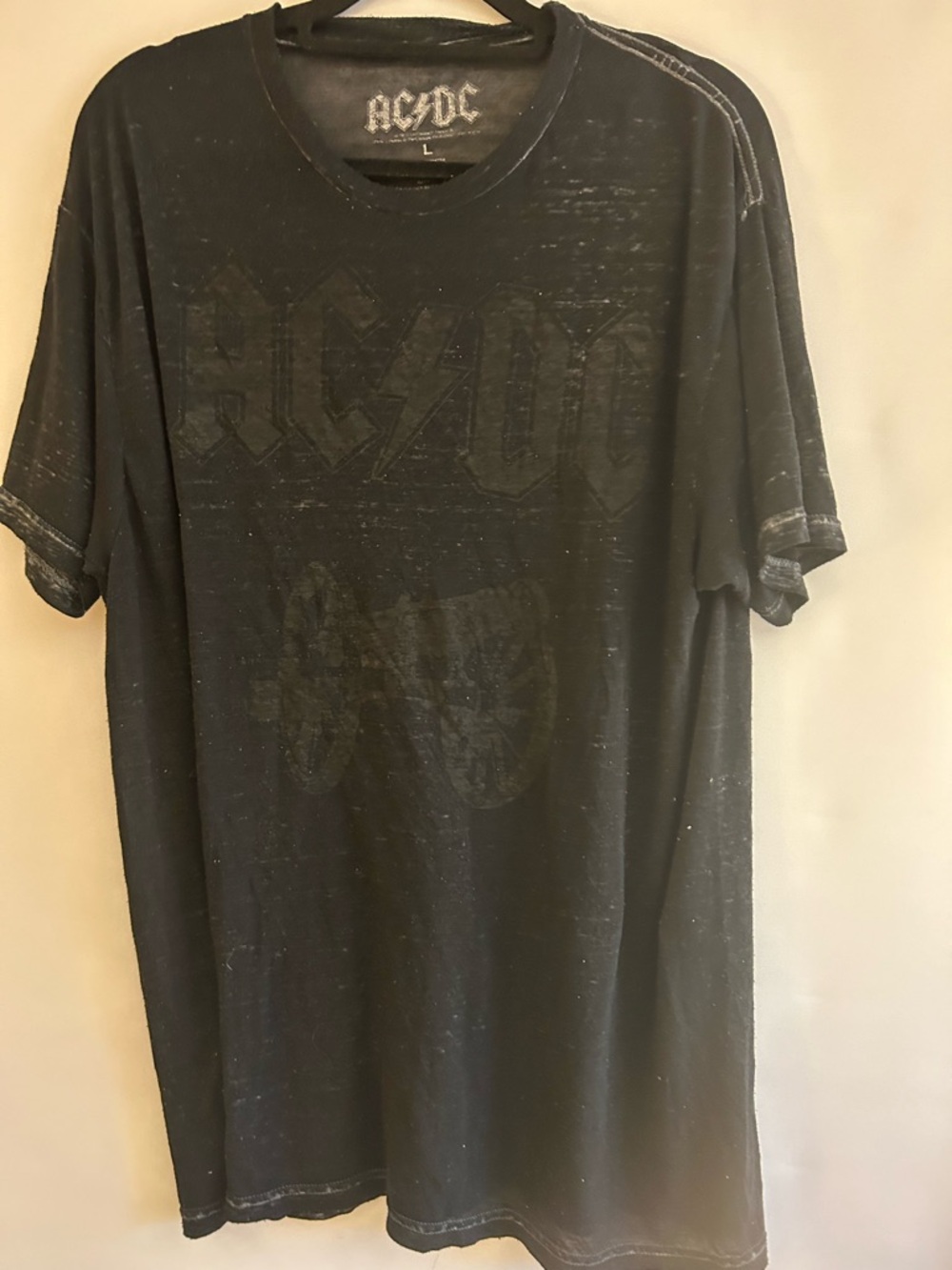 AC/DC BLACK BURNOUT MENS RUGGED GRAPHIC FRONT T-SHIRT SIZE LARGE